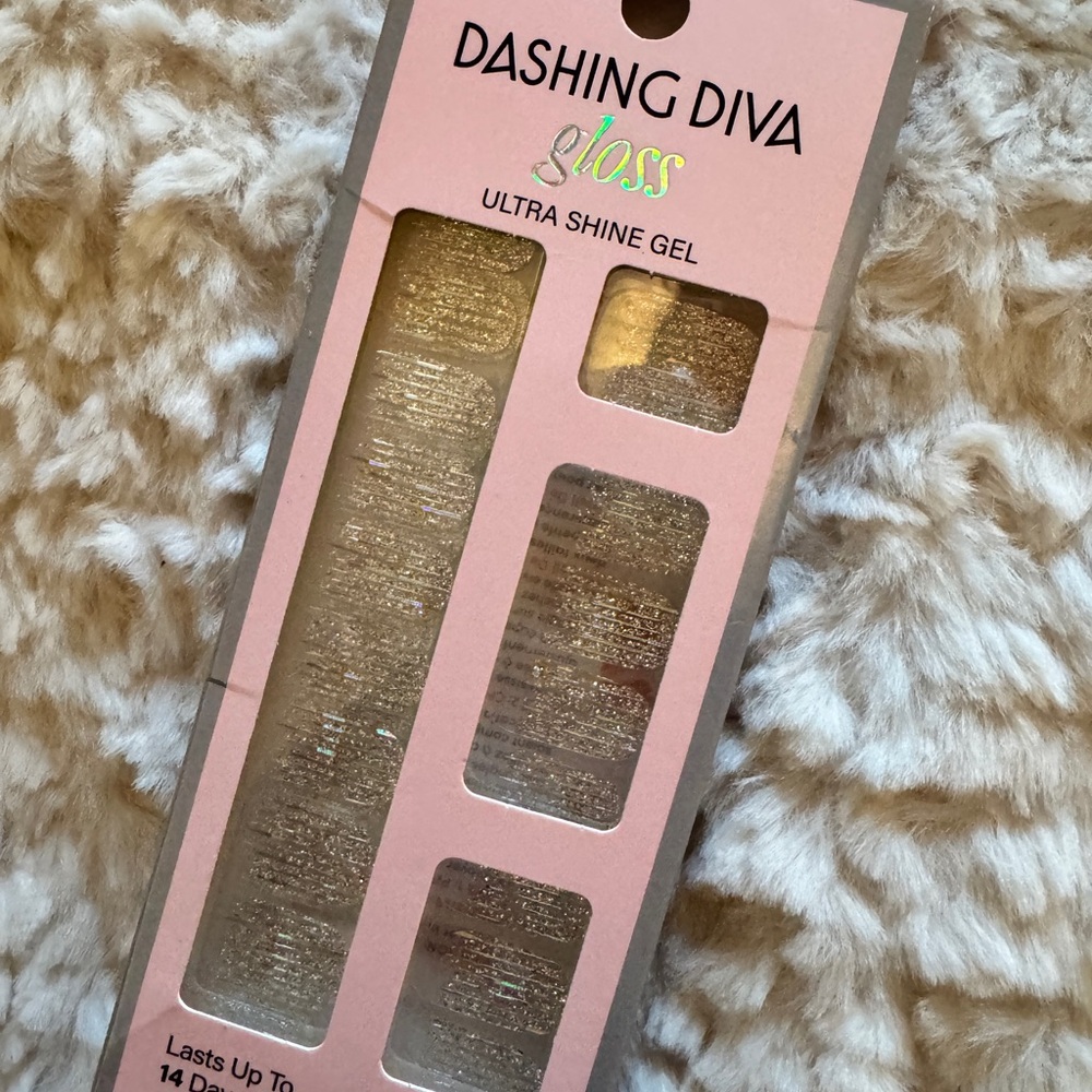 Dashing Diva Gloss Ultra Shine Gel Press-On Nails - Gold